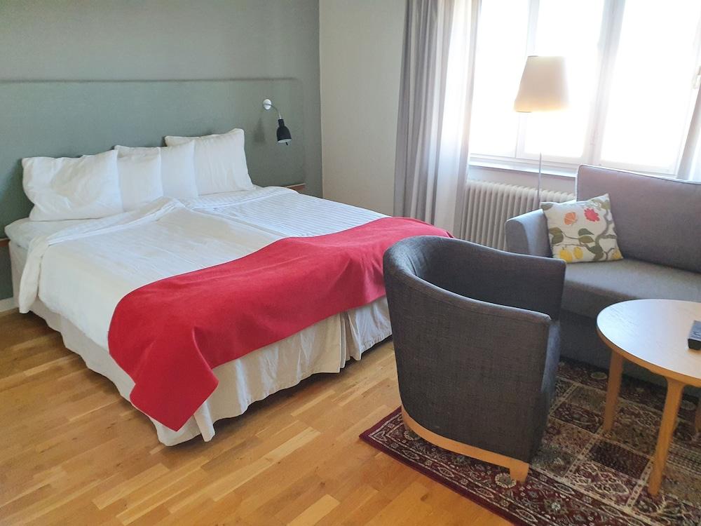 Hotel Bishops Arms 3*