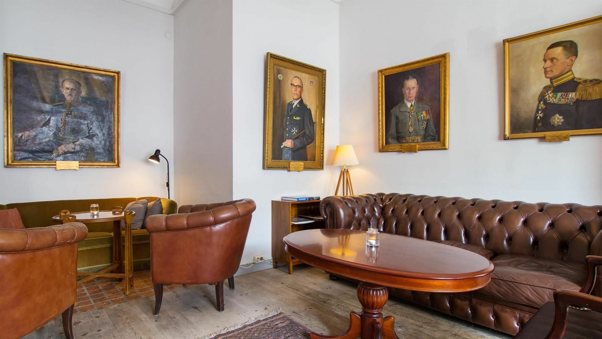 Bishops Arms Hotel 3*